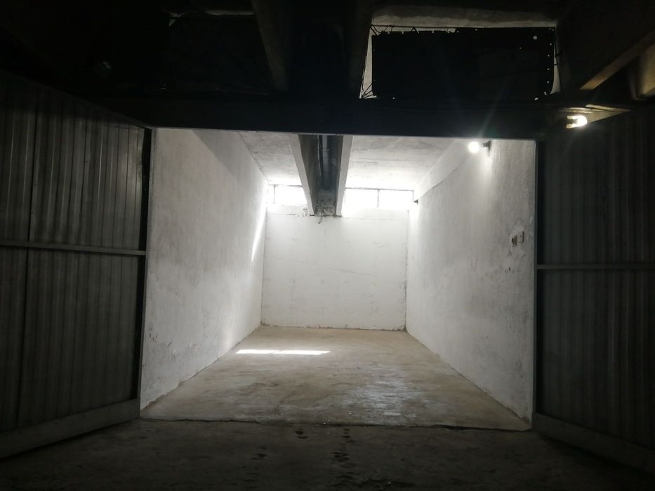 Дава се под наем Гараж / Паркомясто в Пловдив, Индустриална зона - Тракия - 18 кв.м за 91.8 € - Снимка #2