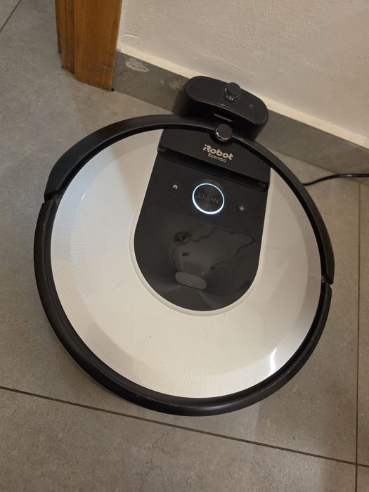 Aspirator robot iRobot Roomba i7 + Accesorii Noi + Perete Virtual