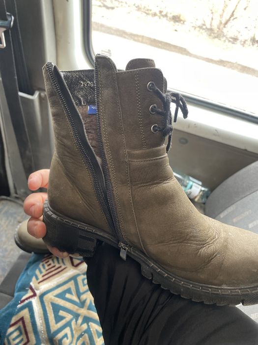 Обувь женское в хорошом состояние