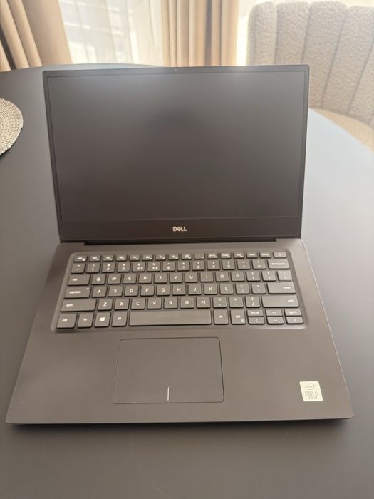 Лаптоп Dell Vostro 5490