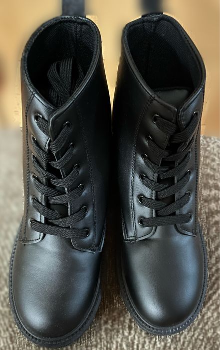 Зимни Боти с връзки