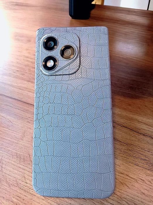 Honor 400 lite 8+8. 256g