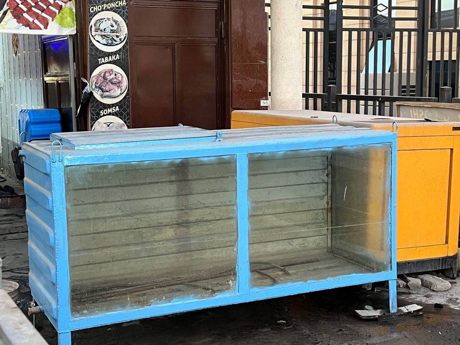 Akvarium sotiladi 400 kg baliq sigadi kotta akvarium