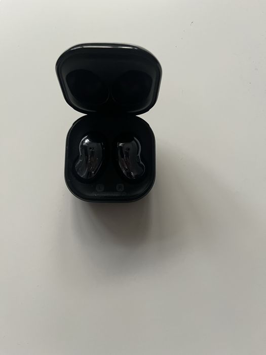 Samsung Galaxy Buds Live – Черни, отличен звук, с калъф