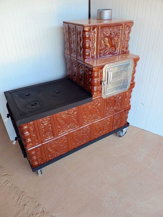 Soba de teracota 4 randuri cu plita mare si cuptor pe partea dreapta