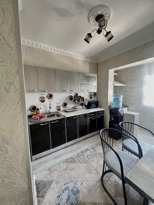 Сдается  суточна за 400. Тысяч сум. 2 х комнатная квартира метро Новза