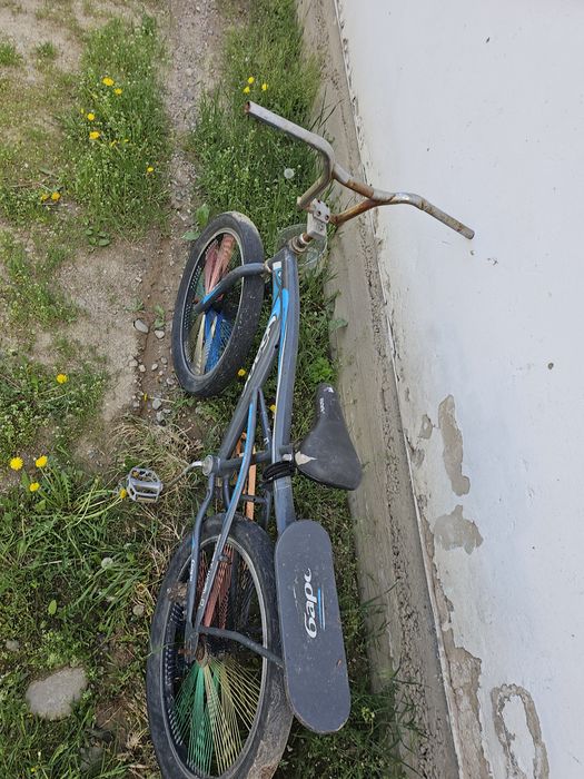 Продам 3 велика .