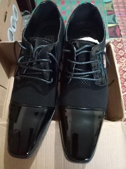 Pantofi noi  stare excelentă- 50. l