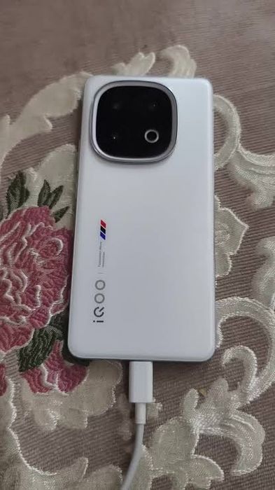 IQOO 13 5g или цена 300.000