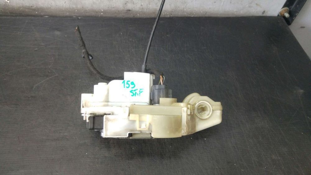 Broasca usa stanga fata alfa romeo 159 939