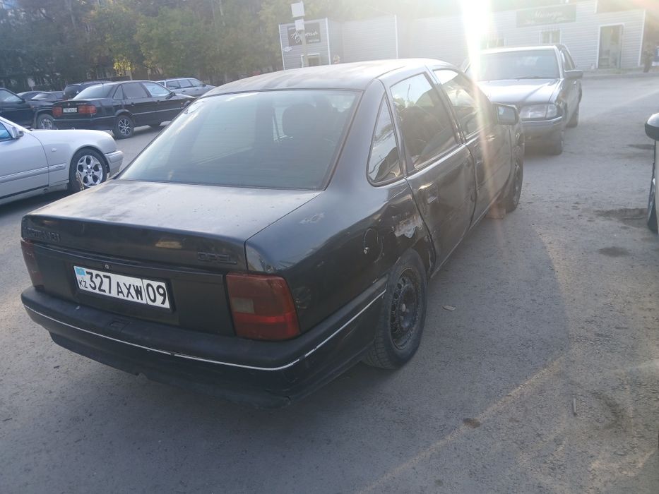 Опель Вектра А 1.8