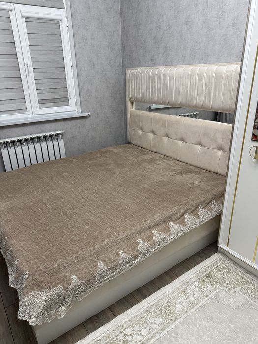 Кровать отдельно продается