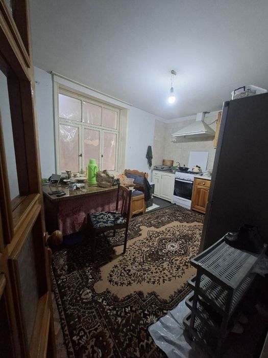 Уй сотилади Бектемир постига якин жойда.