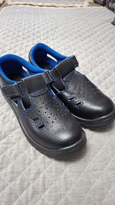 Сапоги с защитой носка