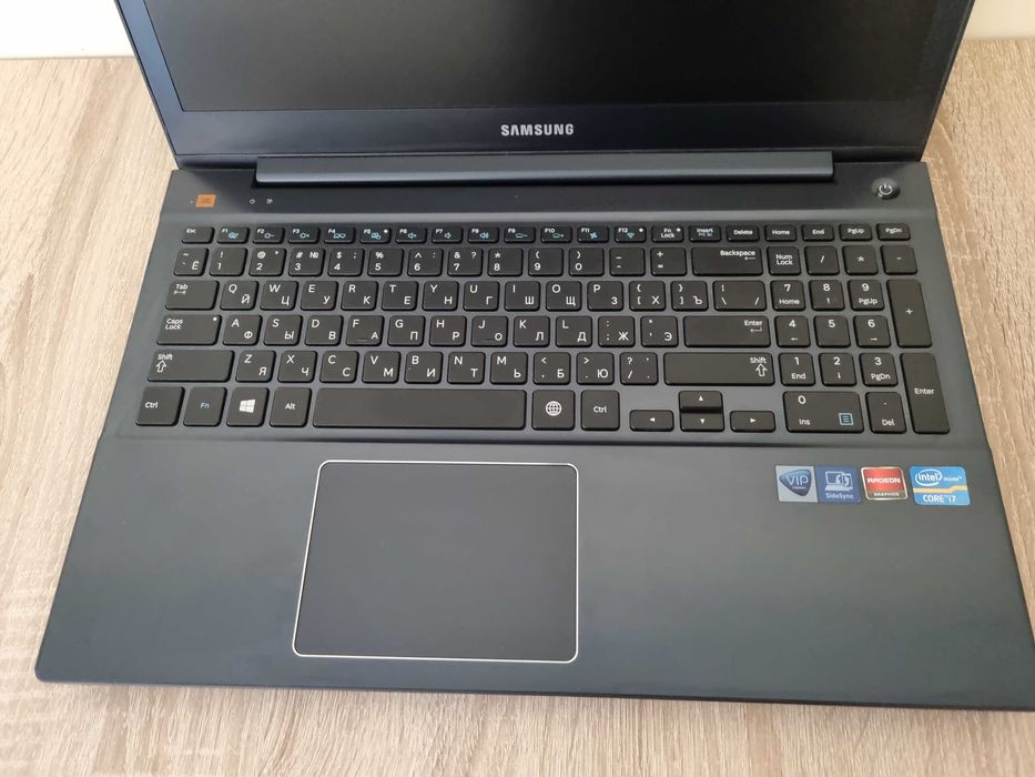 Лаптоп Samsung ATIV Book 8 NP-870Z5E-X01
