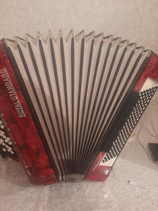 Royal standard баян.