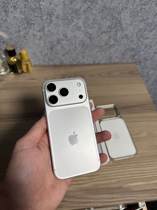 iPhone 17 Pro 256Гб, 100 Акб е-сим