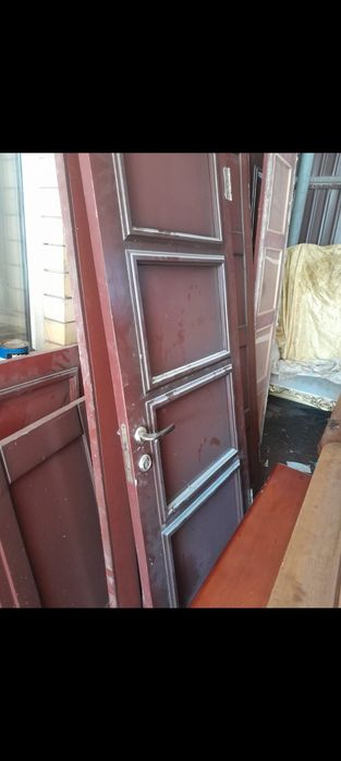 Продам двери в хорошем состоянии..