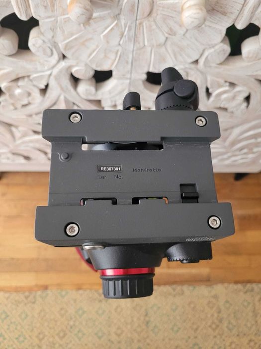 Trepied Miliboo MTT602AWH cu cap video Manfrotto MVH502AH