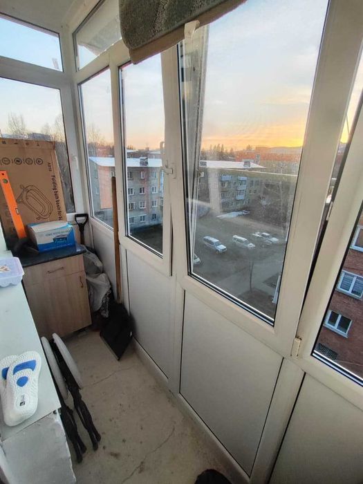 Продам  2х комнатную  Космонавтов 4