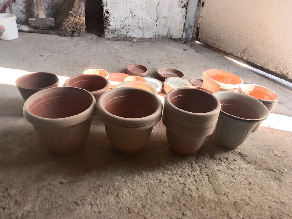 Продам горшки для цветов