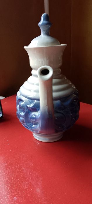 Керамический советский чайник.