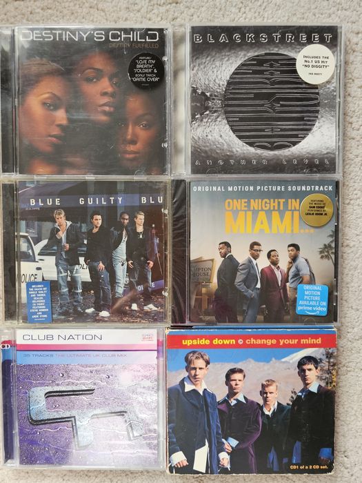 Оригинални компакт дискове от лична колекция