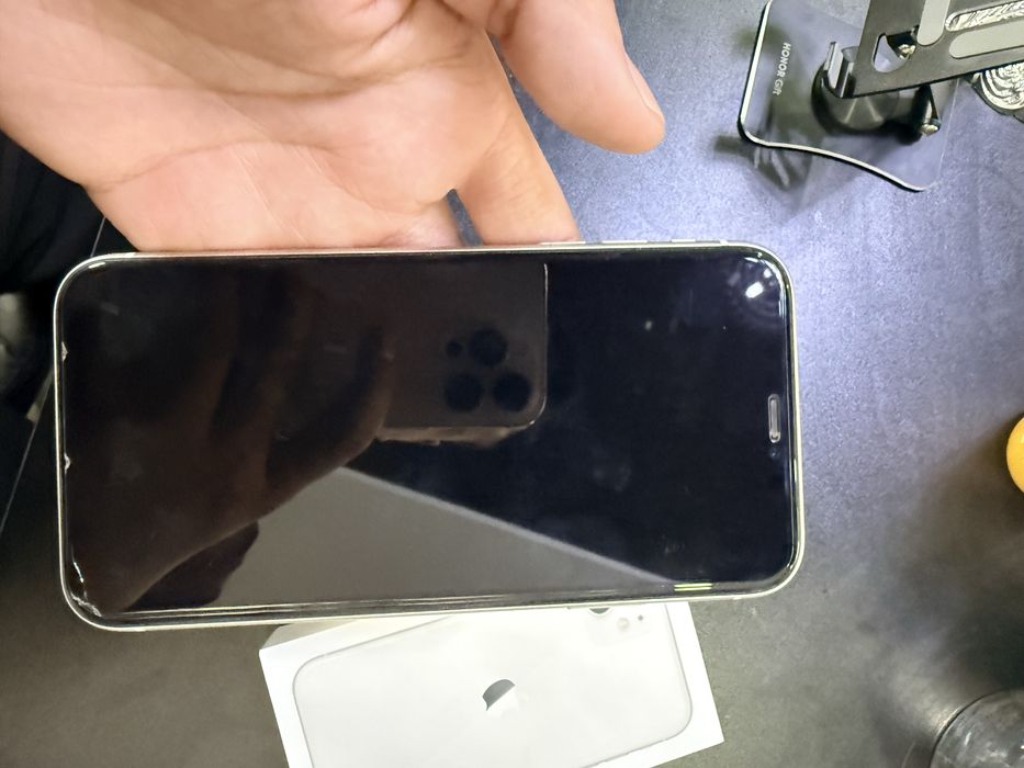 Iphone 11  pamyat 64