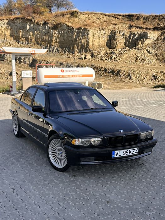 2000 BMW 728i E38