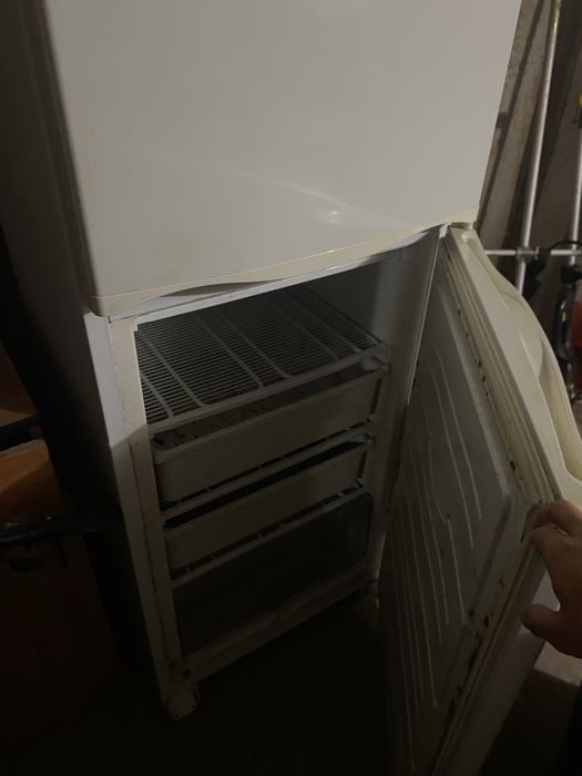 холодильник рабочий продам