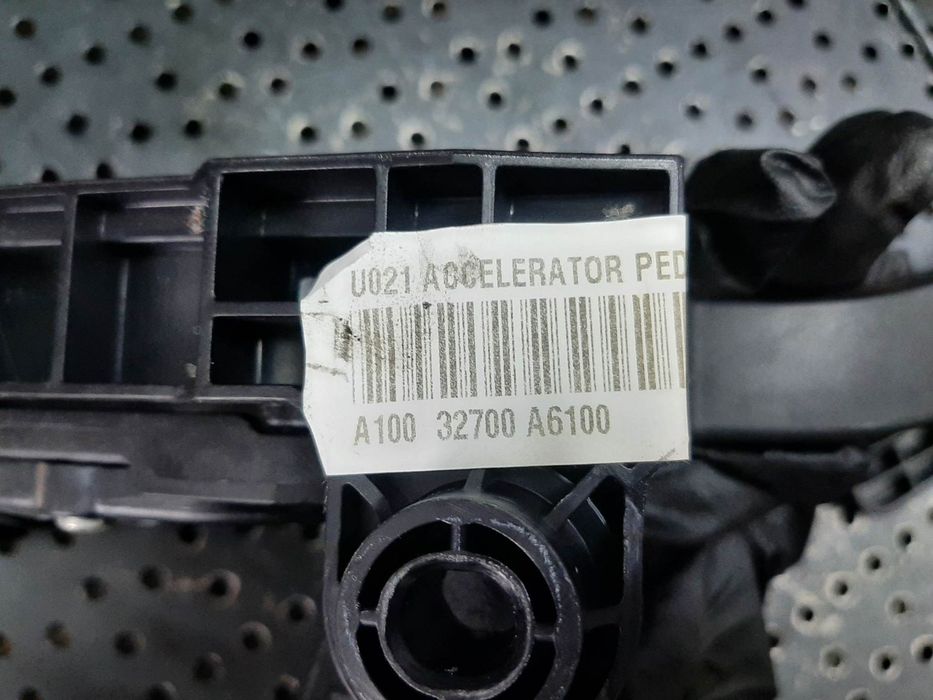 pedala acceleratie  kia ceed 2  1.7 crdi  32700a6100