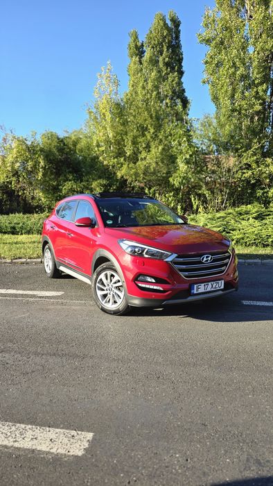 Vând Tucson cu carte service, full