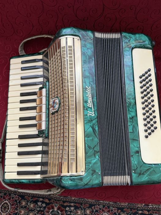 Weltmeister акордеон 48 баса
