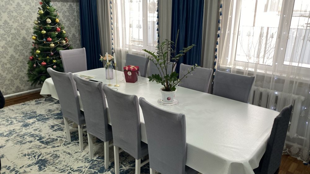 Продается стол и стулья