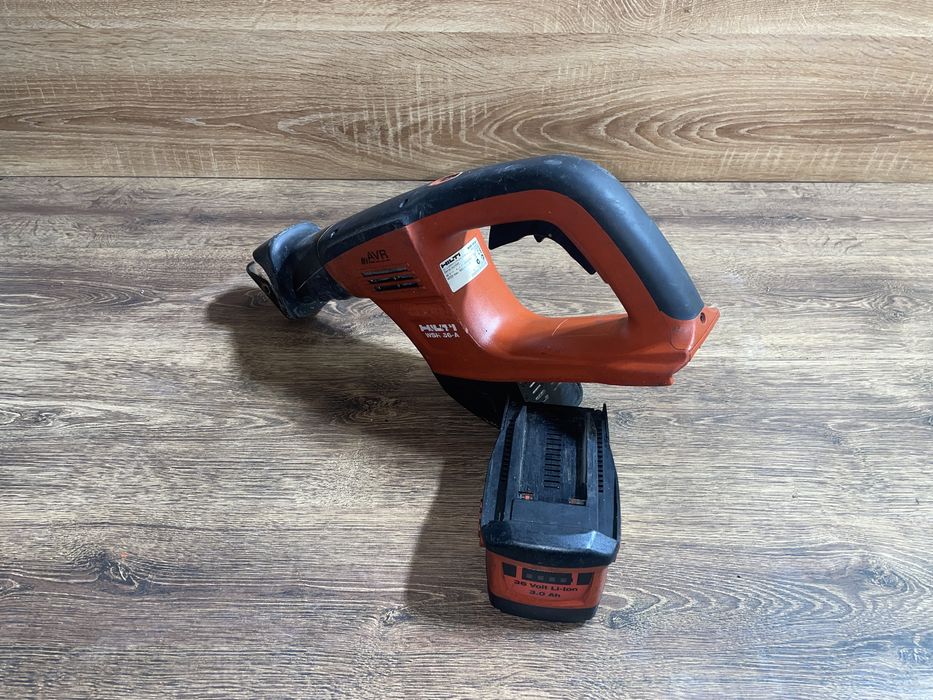 Hilti wsr 36 a sabie acumulator 36 v cu 3 amp 400 ron