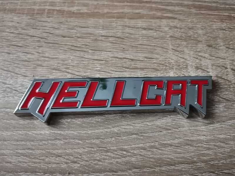 Dodge Hellcat емблема червено със сребристо