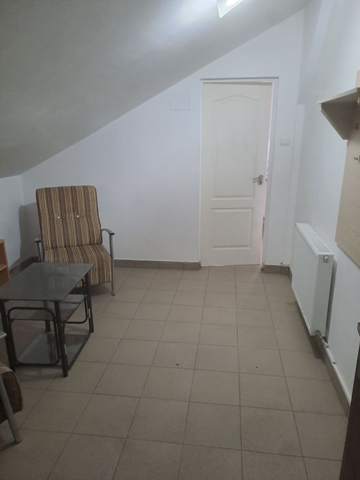 Închiriez apartament 3 camere