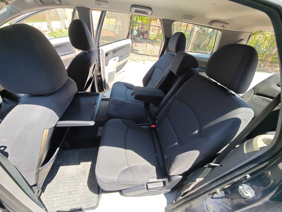 Mitsubishi Grandis 2.4 MIVEC 2007 ГАЗ 7 места