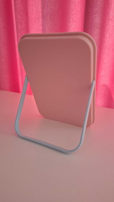 Продам настольное зеркало Miniso