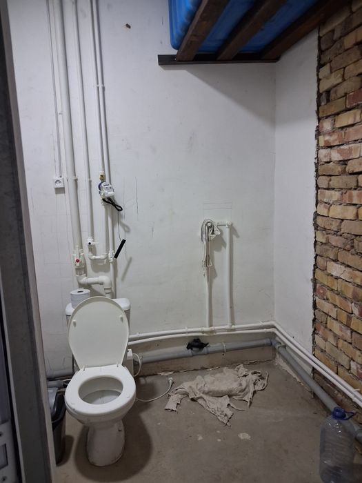 Padval sotiladi 94m². Sex yoki biznes uchun tayyor joy