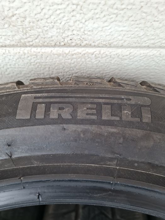 Зимни гуми 4 броя PIRELLI SottoZero3 205 50 R17 дот 4020