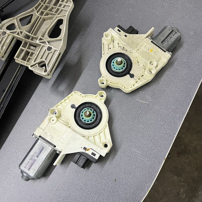 Стеклоподьемник моторчик ауди а4 b8