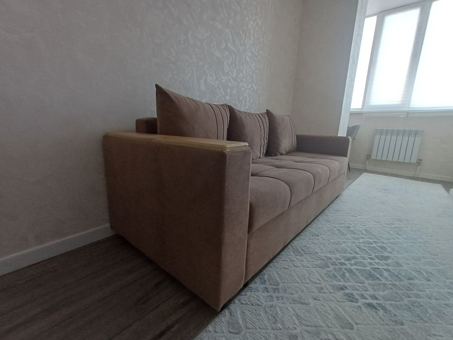 Продаётся диван длина 2 метра