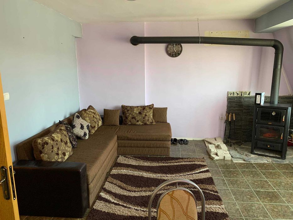 Дава се под наем Тристаен апартамент в Бургас, Възраждане - 100 кв.м за 150 € - Снимка #2