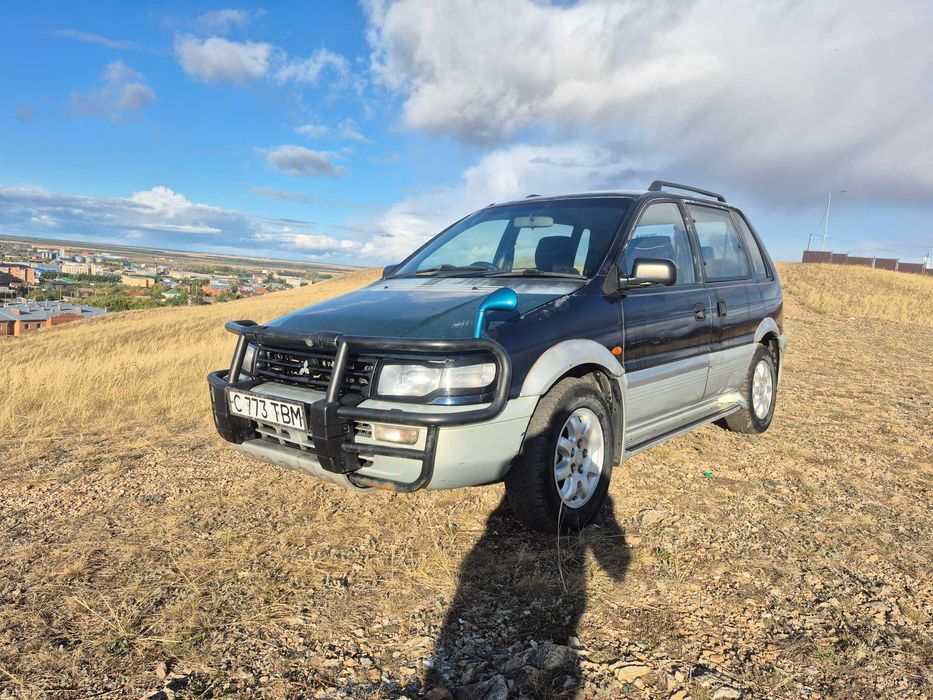 Mitsubishi RVR 1994 год