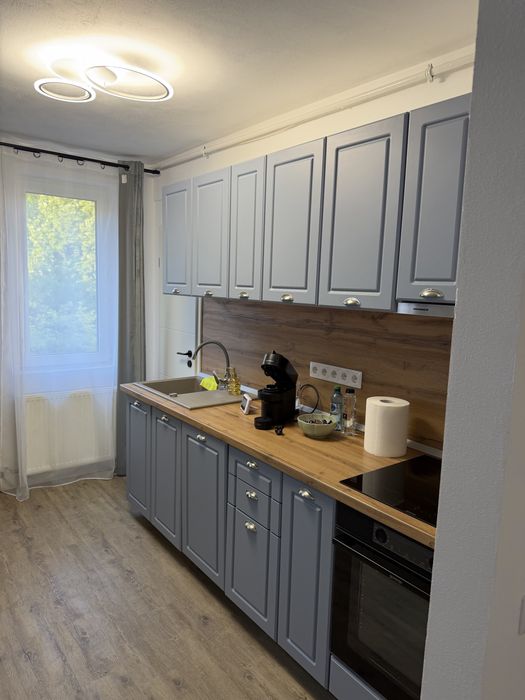 Inchiriez apartament 2 camere. Apartamentul este dotat si mobilat