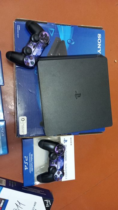 Продам сони плейстейшен 4
