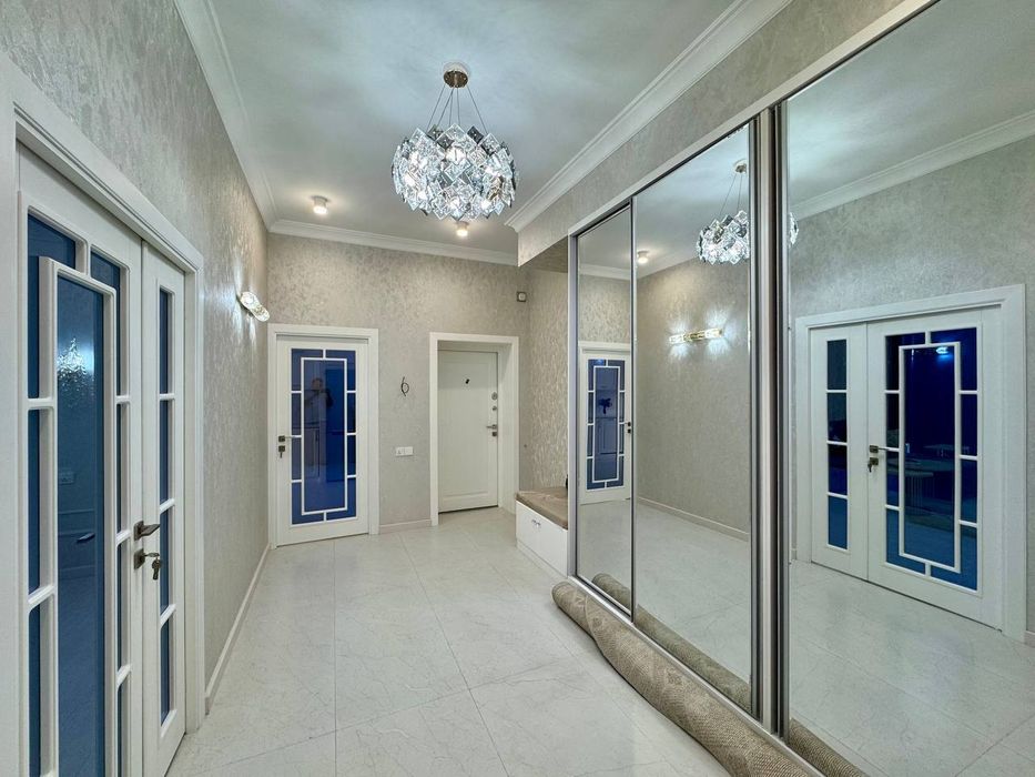 Продаётся 2х комнатная квартира 90м2, Гагарина