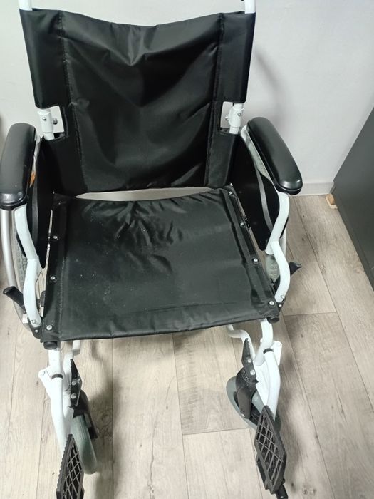 Коляска инвалидов б/у .