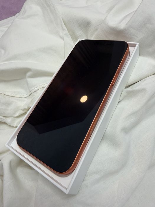 Продам iPhone 17 Pro Max Orange